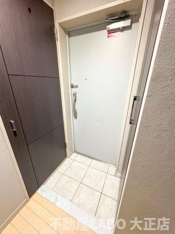 インボイス難波南レジデンスの玄関