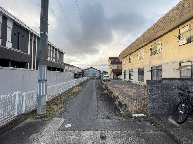 想定年間賃料　240万　想定利回り　11.4％　木造のその他