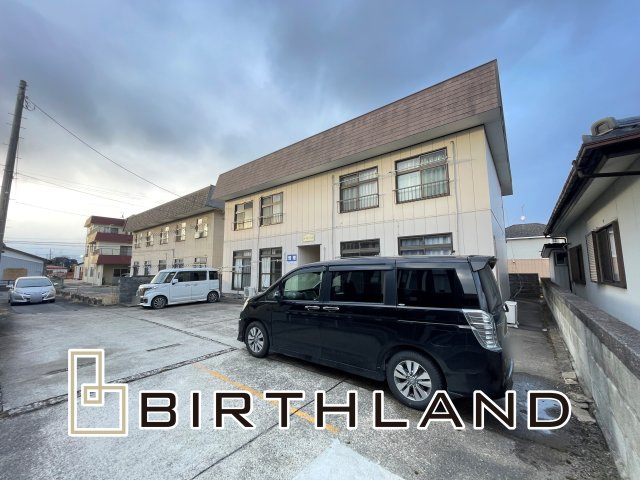 想定年間賃料　240万　想定利回り　11.4％　木造の外観