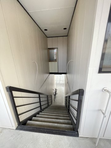 想定年間賃料　240万　想定利回り　11.4％　木造のその他共用部分