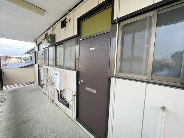 想定年間賃料　240万　想定利回り　11.4％　木造のその他共用部分