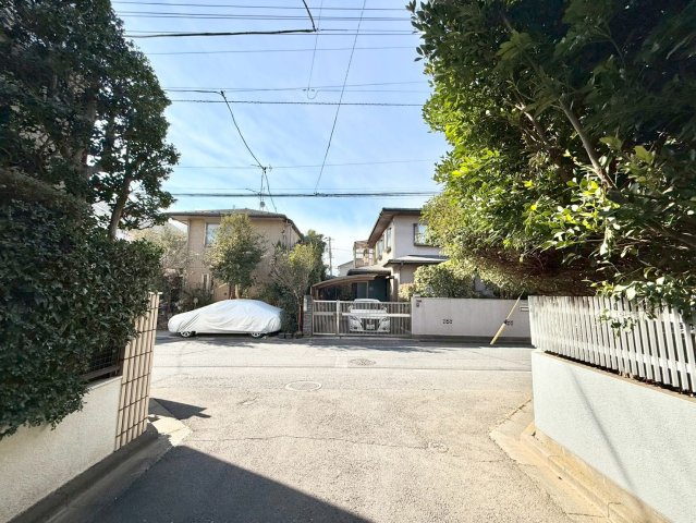 練馬区大泉学園町6丁目　建築条件無し売地の前面道路含む現地写真|2026.01.29撮影

現地ご見学希望・資料請求などお気軽にお問い合わせ下さい！
03-5990-5201