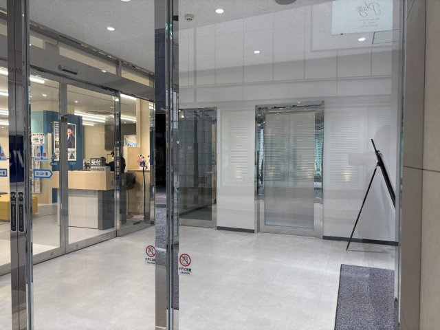 東京高速道路　北数寄屋ビル　１F・２Fのロビー