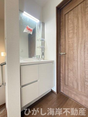 平塚市西八幡4丁目　新築戸建　全2棟の洗面所|セカンド洗面台