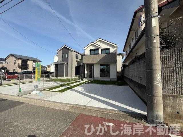 平塚市西八幡4丁目　新築戸建　全2棟の前面道路含む現地写真|現地外観