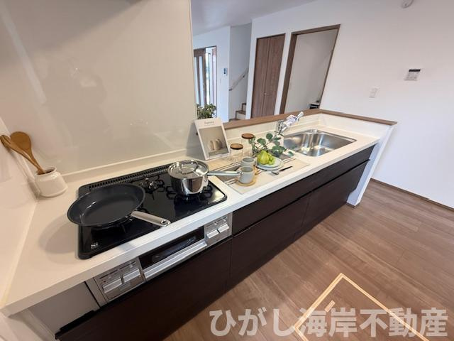 平塚市西八幡4丁目　新築戸建　全2棟のキッチン|システムキッチン