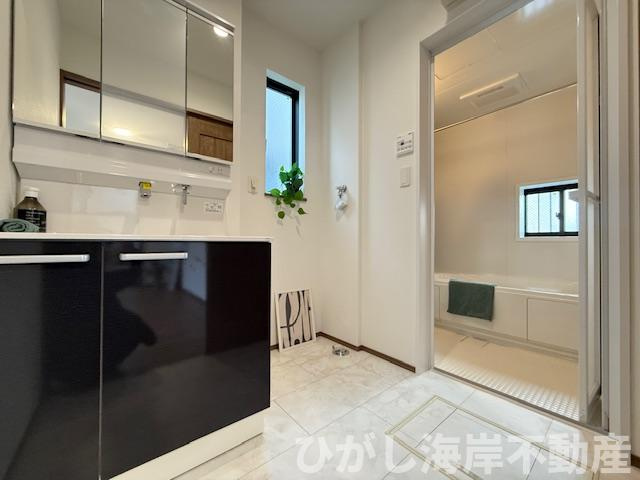 平塚市西八幡4丁目　新築戸建　全2棟の脱衣所|脱衣スペース