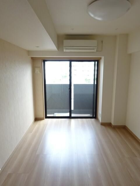 ルーブル大島の居間・リビング