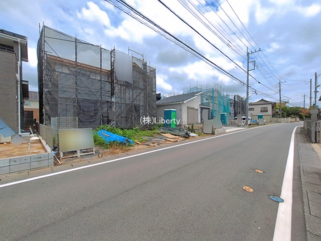 土浦市板谷4丁目25-P1　新築戸建　11号棟の前面道路含む現地写真