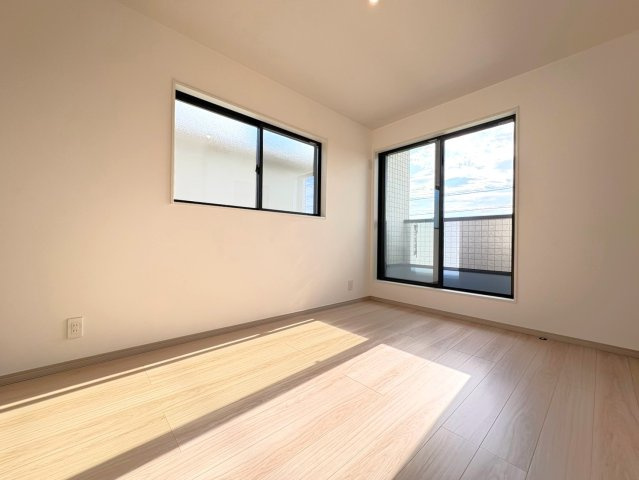 角地＆目の前が田畑につき開放感あり●陽当たり良好３ＬＤＫ●駐車２台可能●城陽市平川広田の洋室|洋室