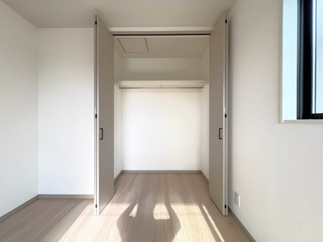 角地＆目の前が田畑につき開放感あり●陽当たり良好３ＬＤＫ●駐車２台可能●城陽市平川広田の収納|クローゼット