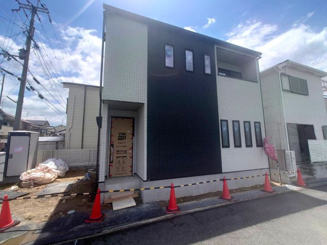 角地＆目の前が田畑につき開放感あり●陽当たり良好３ＬＤＫ●駐車２台可能●城陽市平川広田