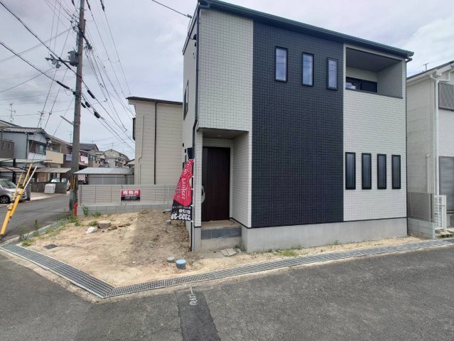 角地＆目の前が田畑につき開放感あり●陽当たり良好３ＬＤＫ●駐車２台可能●城陽市平川広田