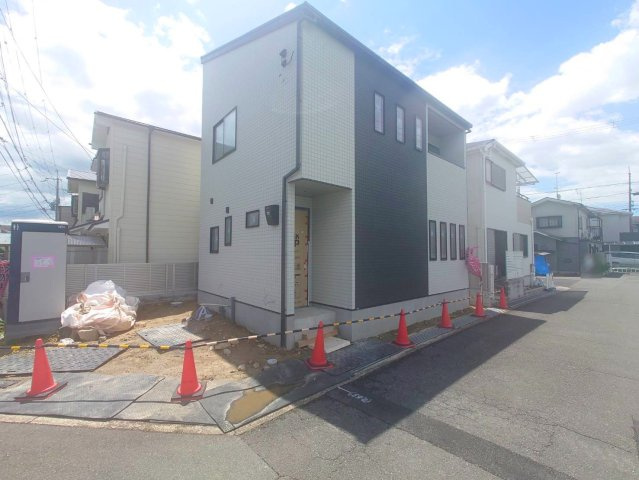 角地＆目の前が田畑につき開放感あり●陽当たり良好３ＬＤＫ●駐車２台可能●城陽市平川広田の外観|現況(２０２６年５月撮影)