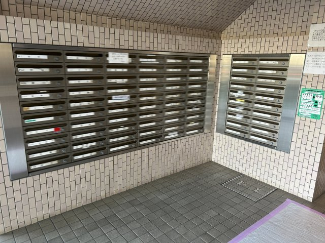 モアコート戸塚のその他共用部分|郵便ポスト