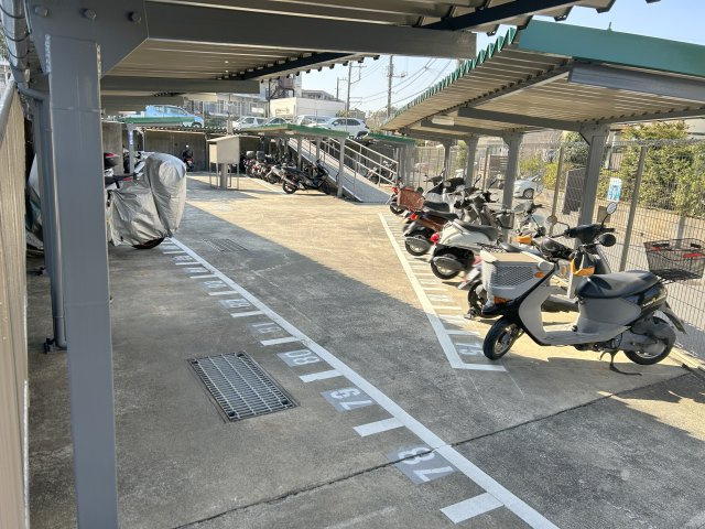 モアコート戸塚の駐車場|バイク置場