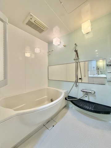 ディークラディア浜松宮竹の浴室|一日の疲れを癒してくれる浴室は高級感があり広々としています。
