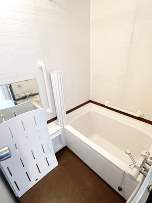 【浴室】 | 手稲区星置1-8 南東角地一戸建 | ゆったりバスルームはシャワーヘッド交換済み♪