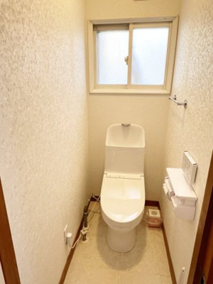 【トイレ】 | 手稲区星置1-8 南東角地一戸建 | 洗浄便座一体型のトイレも交換歴あり♪