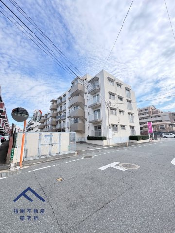 エメラルドマンション生の松原の外観