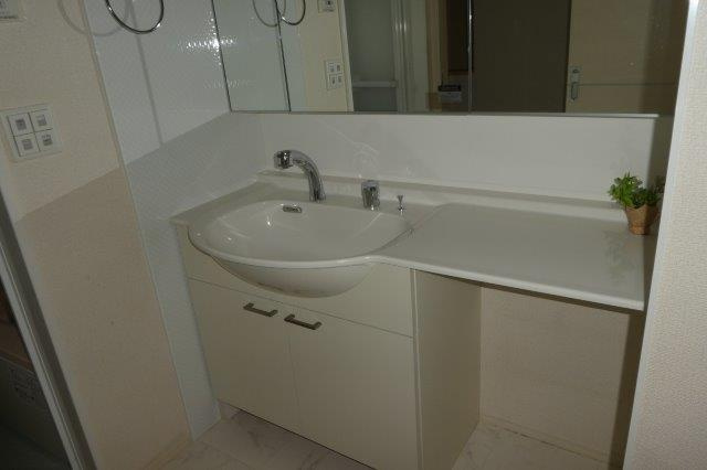 恵比寿Ⅱの独立洗面台|シャンプードレッサー