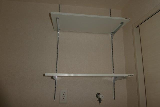 恵比寿Ⅱの洗面所|洗濯機置き場　棚