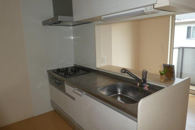 恵比寿Ⅱのキッチン|３口ガスコンロ付き