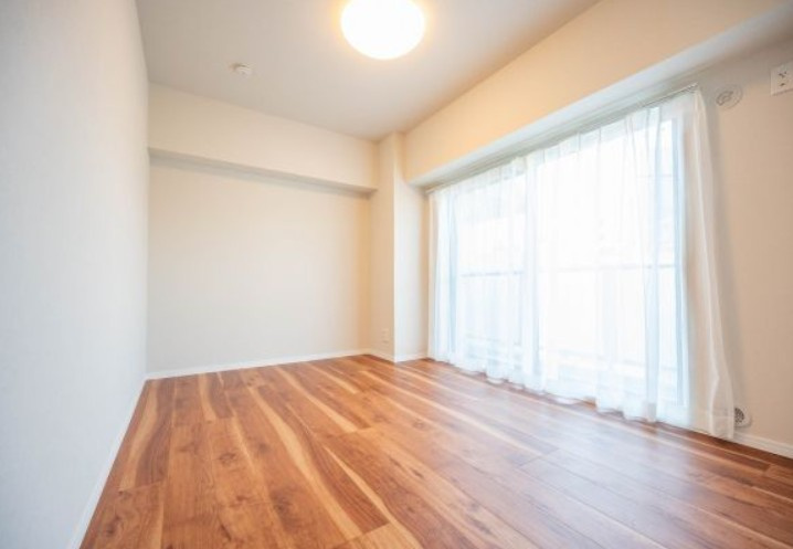 イトーピア南麻布マンションの洋室|イトーピア南麻布マンション：約６．９帖の洋室には窓が付いております！
