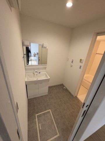 岩出市金池・中古戸建・54739の洗面所
