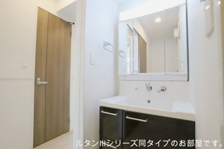 【洗面所】 | ホグワーツＡ | ゆったりとスペースのある洗面所