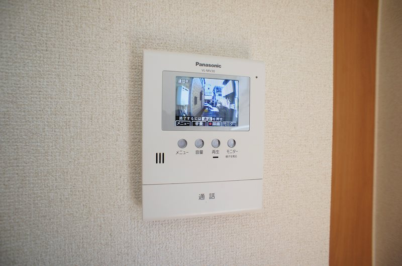 サザンカの設備|ＴＶモニター付きインターホン