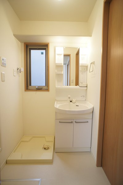 サザンカの洗面所|洗面所に窓あります♪