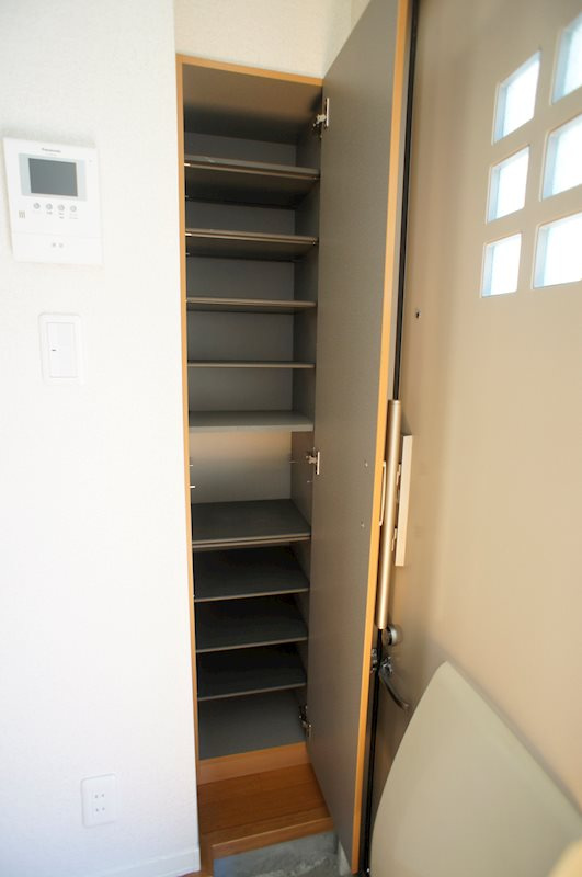 サザンカの玄関|シューズボックス♪