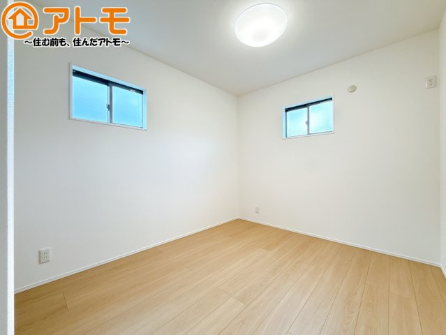 【子供部屋】 | 葵区羽鳥4　新築戸建　A区画 | 壁と床がシンプルな色合いだからこそ自分だけの空間を作れます♪お部屋作りのイメージは順調でしょうか♪