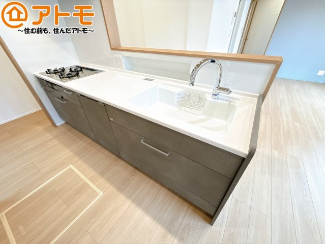 【キッチン】 | 葵区羽鳥4　新築戸建　A区画 | 対面式のキッチンはリビングを見渡すことができるので安心♪家族の会話も増えそうですね♪