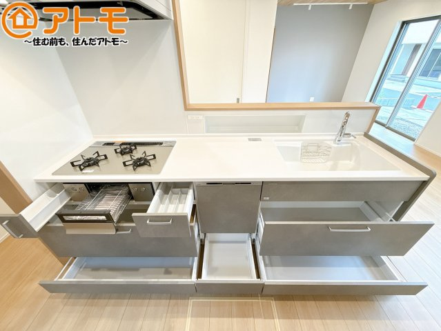 【キッチン】 | 葵区羽鳥4　新築戸建　A区画 | 大容量システムキッチン♪お料理スペースやシンク広々！毎日の家事をしっかりサポート♪