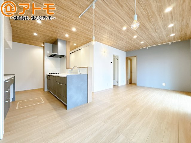 【居間・リビング】 | 葵区羽鳥4　新築戸建　A区画 | 家族団らんのイメージは、リビングを思い浮かべませんか？リビングこそ広々としたお部屋が良いですね♪