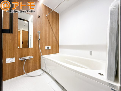 【浴室】 | 葵区羽鳥6　新築戸建　A区画 | 浴室乾燥などの機能も充実♪ユニットバスはお掃除もしやすく家事の手間も軽減！窓は湿気をこもらせません！