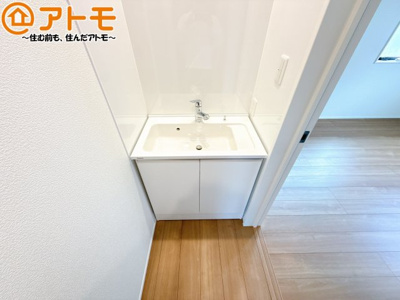 【独立洗面台】 | 葵区羽鳥6　新築戸建　A区画 | 二台の洗面台で朝の時間もスムーズに！