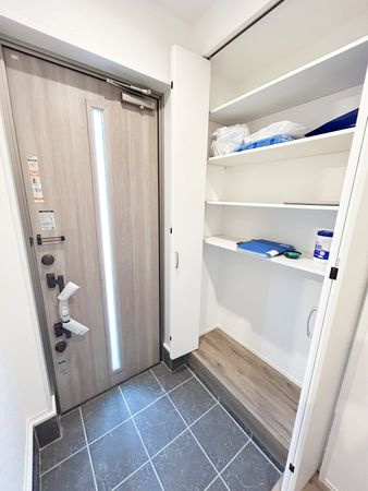 豊中市庄内西町4丁目　新築戸建の玄関|玄関です