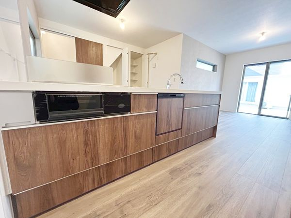 豊中市庄内西町4丁目　新築戸建の居間・リビング|おしゃれな居間です