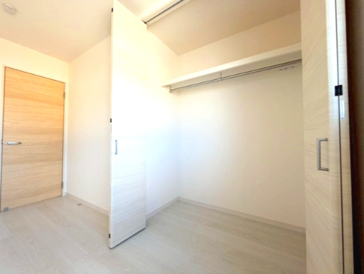 岸和田上町3期全2棟リーブルガーデン　1号棟の収納|便利な収納スペースです