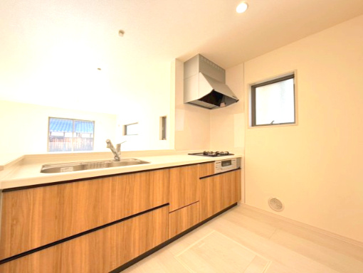 岸和田上町3期全2棟リーブルガーデン　1号棟のキッチン|お料理しやすいキッチンです