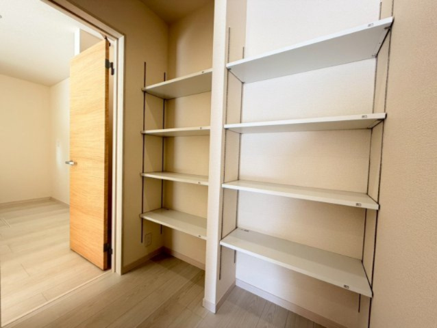 岸和田上町3期全2棟リーブルガーデン　1号棟の収納|大きなスペースがあり、収納には困りません
