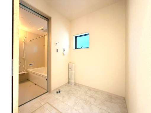 岸和田上町3期全2棟リーブルガーデン　1号棟の脱衣所