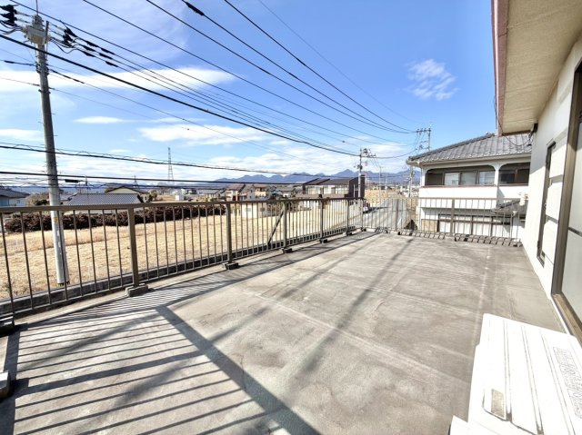 【中古戸建】高崎市中里町1期のバルコニー|■バルコニー｜空が見える広々としたバルコニー♪家族で星空観賞ができて夜が楽しみになりますね☆