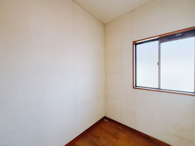 【中古戸建】高崎市中里町1期の収納|■納戸｜納戸がついています。窓付きなので、日当たりも良好です♪自分時間もしっかり楽しめます！