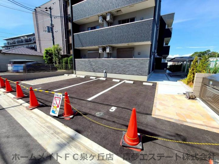 フジパレス堺鳳駅北Ⅱ番館の駐車場