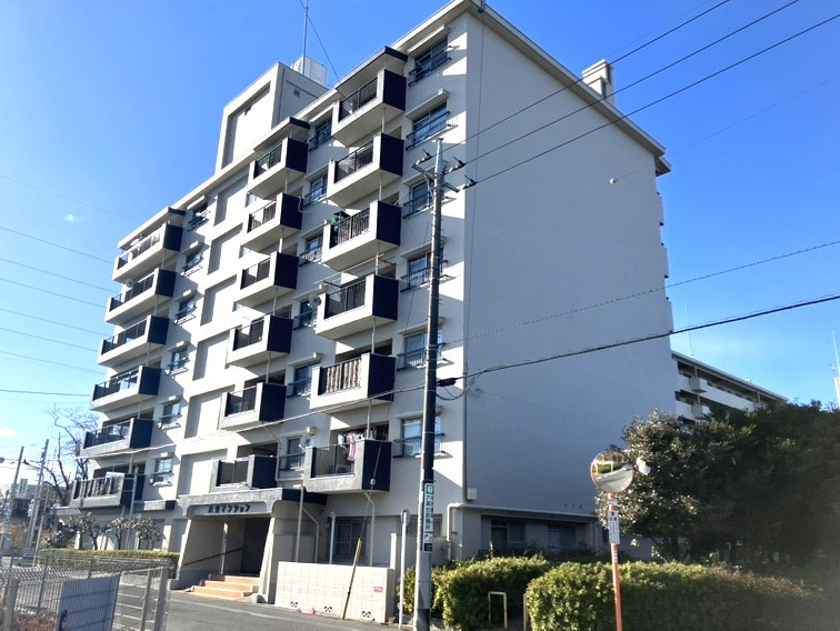 六実マンションの外観|鉄筋コンクリート造7階建て