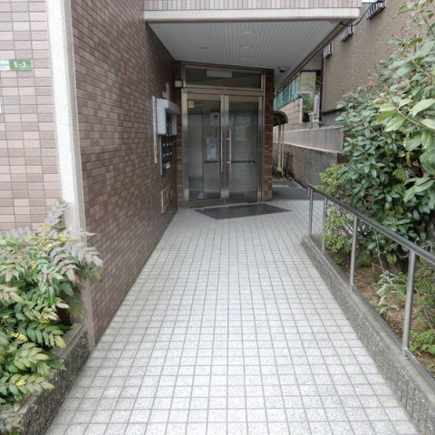 ロリオン　放出小学校区のロビー|ロリオン